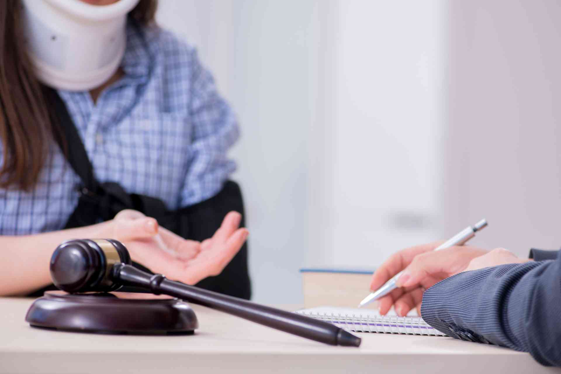 6 benefits of hiring a personal injury lawyer